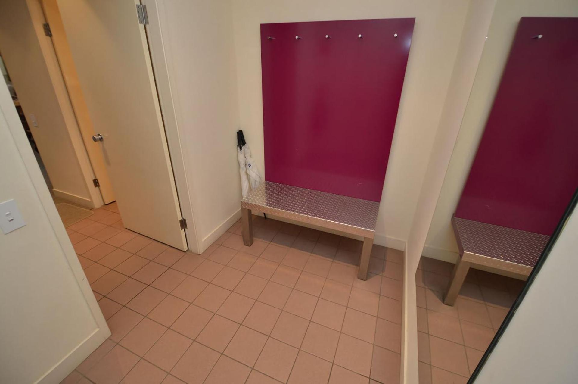 Apartment Squatters Run 1 *